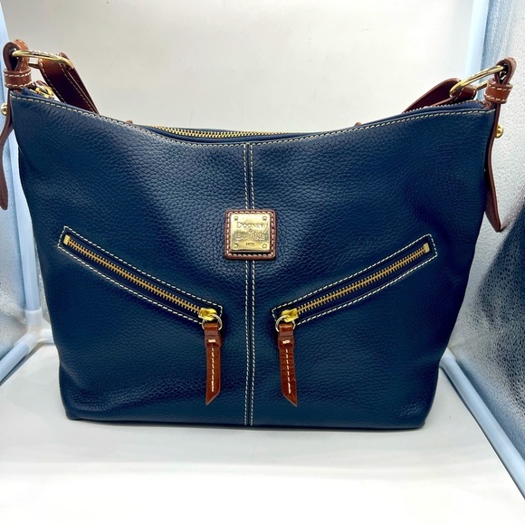 DOONEY & BOURKE navy blue pebbled leather shoulder bag serial number K83… - Picture 2 of 16